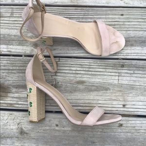 WILD DIVA embroidery on the heel